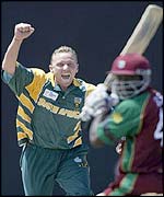 Allan Donald dismisses Chris Gayle