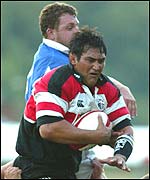 Pontypridd's Dale McIntosh grabs possession