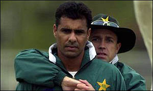 Waqar Younis and Richard Pybus