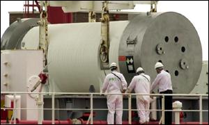 Flask of mixed oxide fuel being unloaded from the Pacific Pintail at Barrow-in-Furness