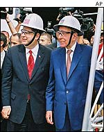 US Energy Secretary Spencer Abraham and Azeri President Haidar Aliev