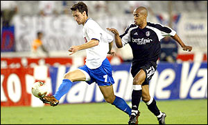 Hrvoje Vejic chases Fulham's Steve Marlet 
