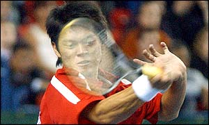 Udomchoke is outclassed by Henman, who finds his rhythm in the third set to race into a 3-0 lead and win it with ease