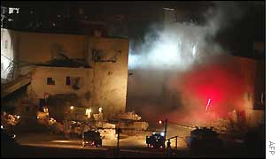 Explosions at Arafat's compound in Ramallah