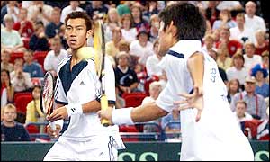 Following a controversial line call in favour of Britain, the Thai's crumble in the third set to hand a two set to one lead to their opponents