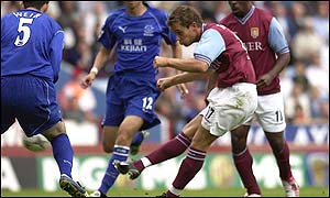 Lee Hendrie gives Aston Villa the lead