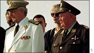 Bobetko (r) with former Croatian leader Franjo Tudjman, in 1995