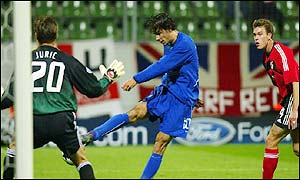 Ruud van Nistelrooy scored twice for Man Utd at Leverkusen