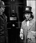 Screaming Lord Sutch at 10 Downing Street