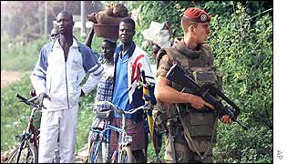 Bouake locals and a French soldier