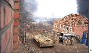 Russian tank fires in Chechen village