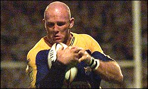 Keith Senior carries the ball in attack for Leeds