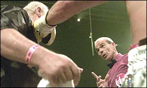 Darkie Smith shouts at referee Micky Vann