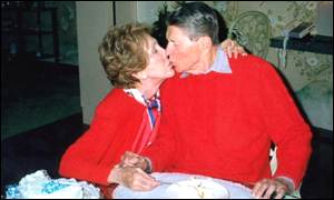 Nancy Reagan with her husband, former US President Ronald Reagan 