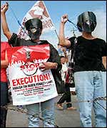 Anti-death penalty protesters