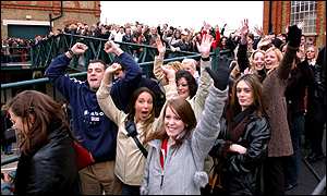 Queues outside Hear'Say auditions