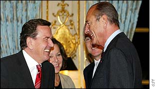 Chancellor Schroeder (l) meets President Chirac in Paris
