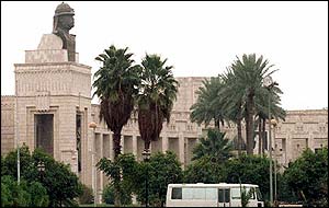 Sprawling Radwaniya presidential palace in Baghdad (AFP photo)