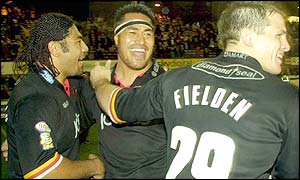 Paul Sculthorpe misses a chance to level the game as he pushes a conversion just wide