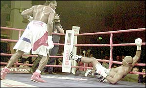 Audley Harrison floors lowly opponent Wade Lewis in round two