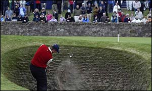 Ernie Els in the bunker at the troublesome 'road hole' at St Andrews