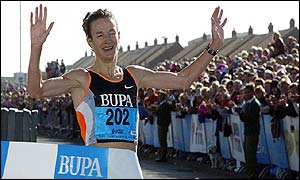 Sonia O'Sullivan wins the Great North Run