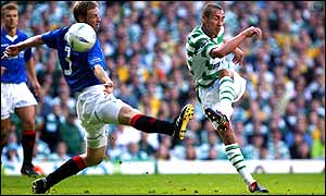 Henrik Larsson scores Celtic's first goal 