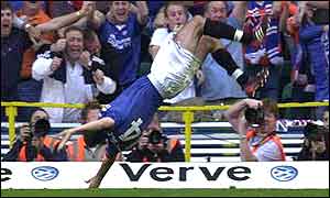 Arveladze puts Rangers 3-2 in an action-packed second half