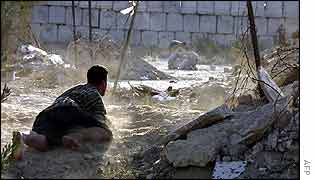 Palestinians duck Israeli fire in Rafah