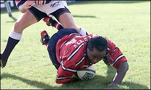 Marcel Garvey scores Gloucester's first try