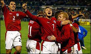 David Beckham leads the celebrations of Michael Owen's winner