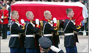 Royal Dutch guards carry the prince's coffin
