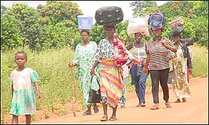 People fleeing south, 40 km from Bouake 