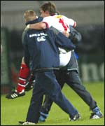 Ulster's Tyrone Howe had to leave the field early on because of a pulled hamstring