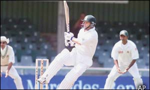 Gary Kirsten strikes a sweet four on the way to reaching his hundred