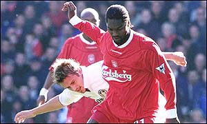 Salif Diao shields the ball from Stephen McPhail