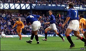 Amoruso puts Rangers in front in the second minute