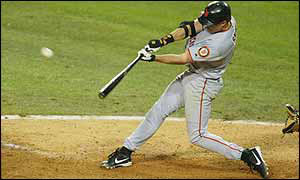 Giants go 4-1 ahead in the top of the sixth inning when JT Snow hits a two-run home run to left field with two outs