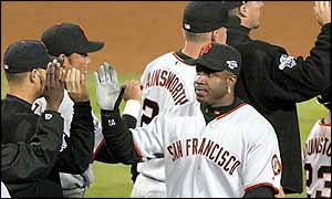 Giants take a 1-0 series lead as Angels fail to make the most of home advantage