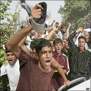 Iraqis storm the Abu Ghraib prison 35 kms northwest of Baghdad 