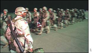 US soldiers deploy to the region around Iraq