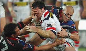 Adrian Morley takes on the New Zealand Warriors defence in the NRL Grand Final