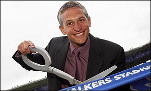 Gary Lineker opens the Walkers Stadium