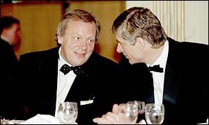 Gordon Taylor in conversation with Arsenal boss Arsene Wenger