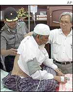 Doctors examine Abu Bakar Ba'asyir