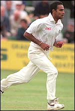 Alamgir Sheriyar in full flight