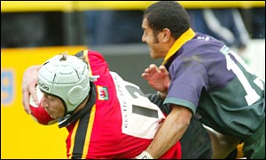 Newport centre Hal Luscombe forces his way over the try line