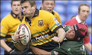 Saints' Oriol Ripol drives forward