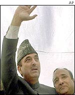 Ghulam Nabi Azad (L)