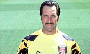 Seaman adopts a sleek, swept back look as Arsenal suffer disappointment in 1997